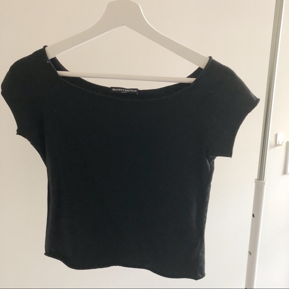 Brandy Melville short sleeves crop top